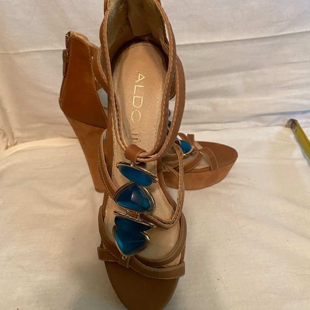 Aldo tan high wedge size7.5 Blue stone (bead) front New